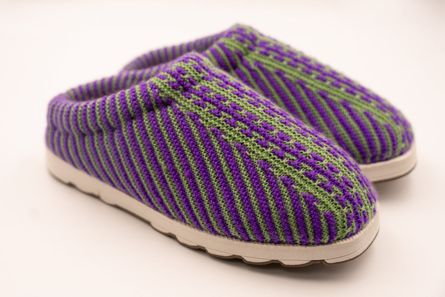 S03 (purple green)